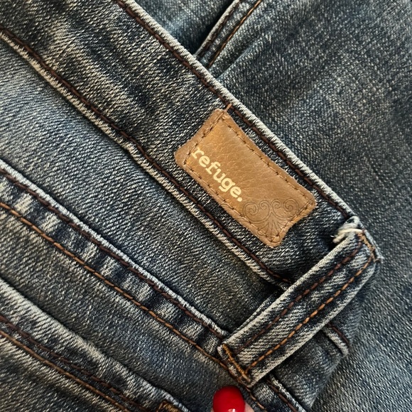 Refuge Classic Medium Wash Cropped, Distressed Denim Jeans Juniors Size 9 - Picture 10 of 15